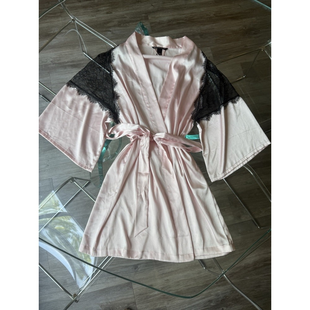 Victoria's Secret Blush Baby Pink Satin Robe Black Lace Kimono Sleeves